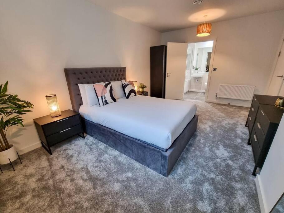 Stunning 4-Bedroom Townhouse With Free Parking Manchester Exterior foto