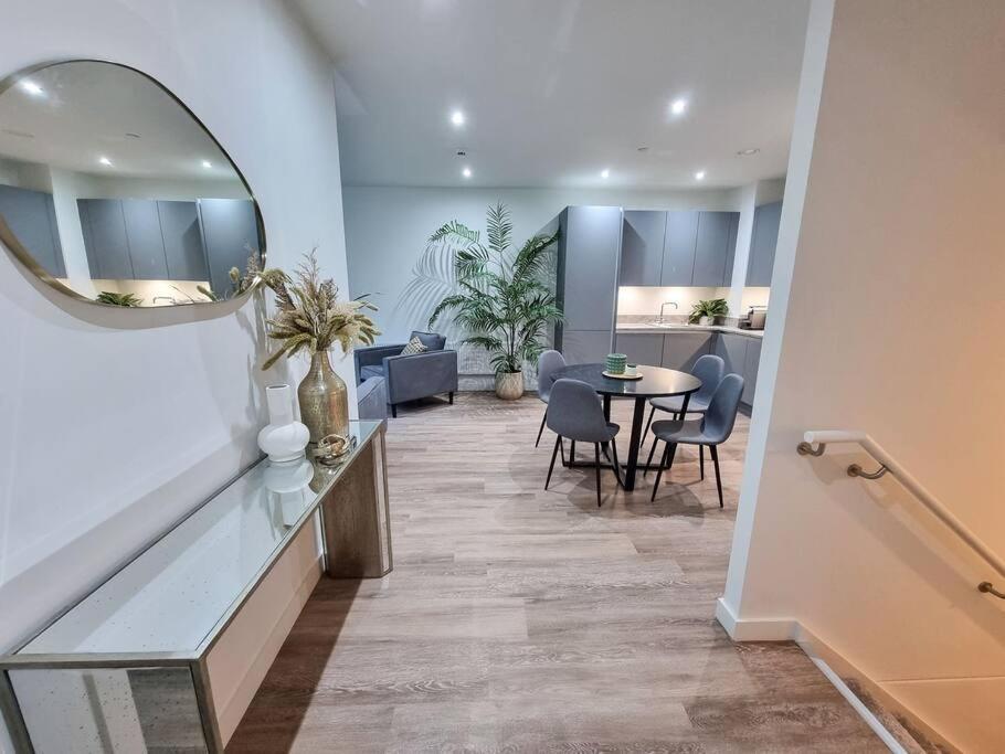 Stunning 4-Bedroom Townhouse With Free Parking Manchester Exterior foto